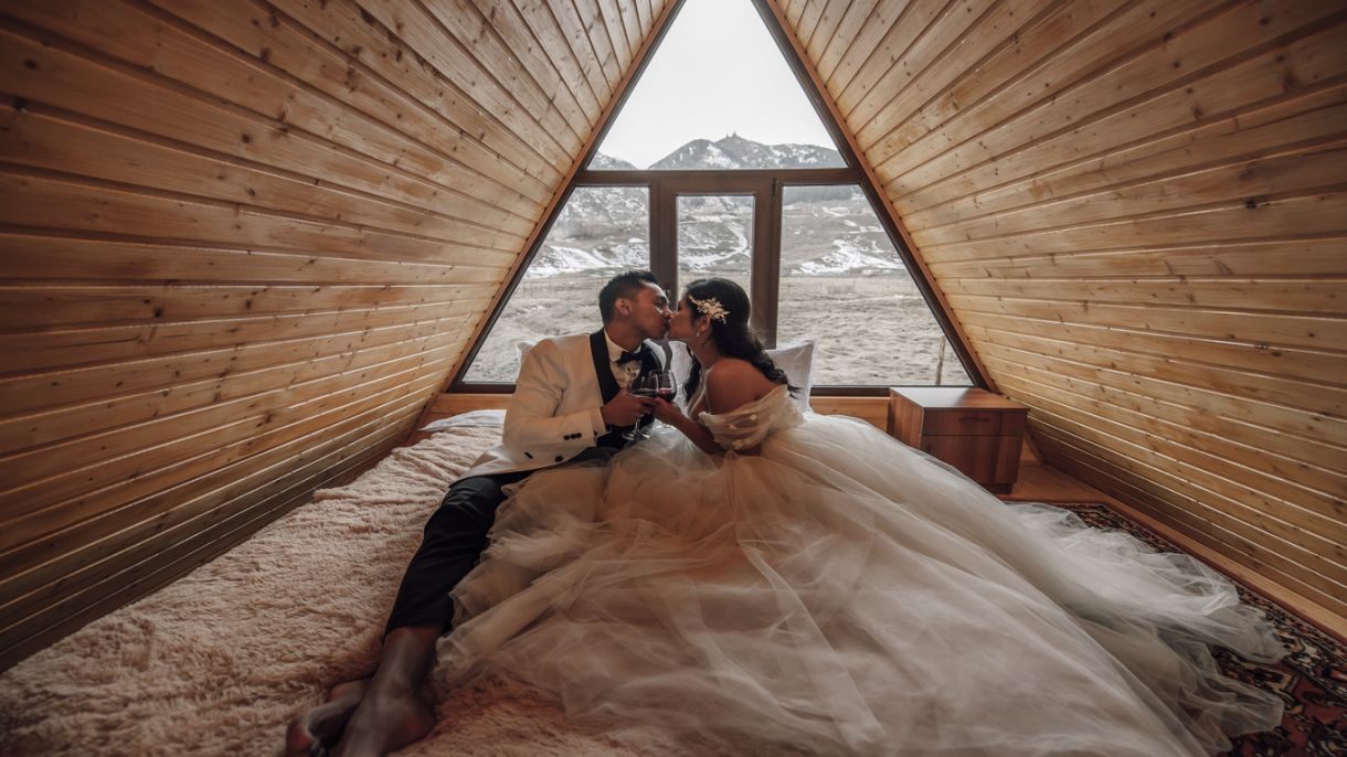 Winter wedding in Kazbegi, Georgia for Kuwait expats
